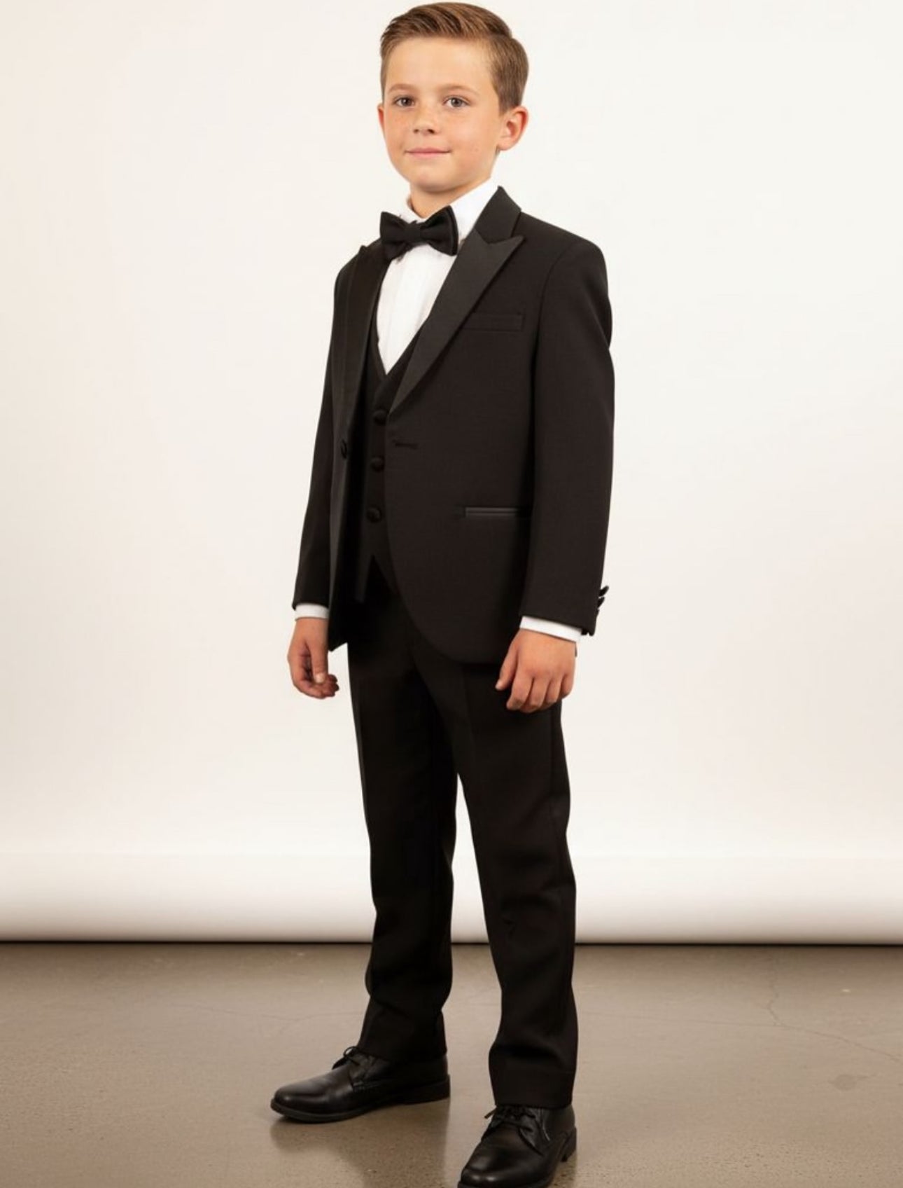 Black shiny collar suit